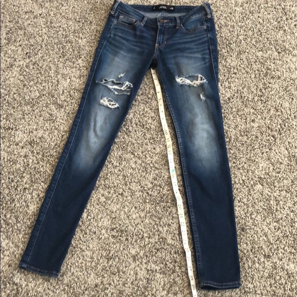 Hollister skinny jean, worn once.